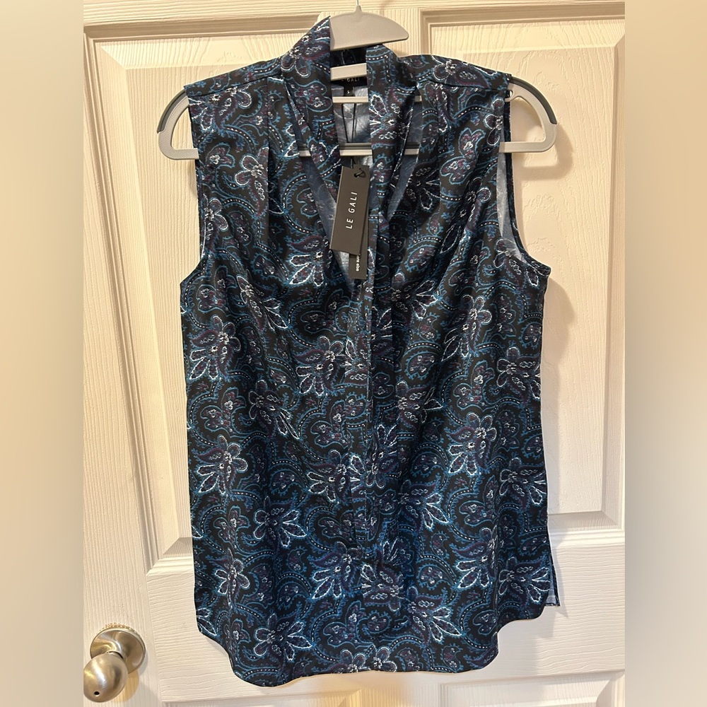Le Gali Size Small Women's Navy Floral Sleeveless Blouse W/Tie Bloomingdale’s